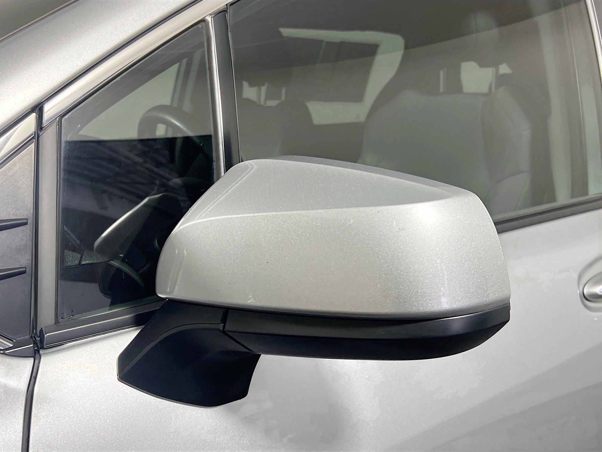 Used 2024 Toyota Sienna XLE FWD image 12
