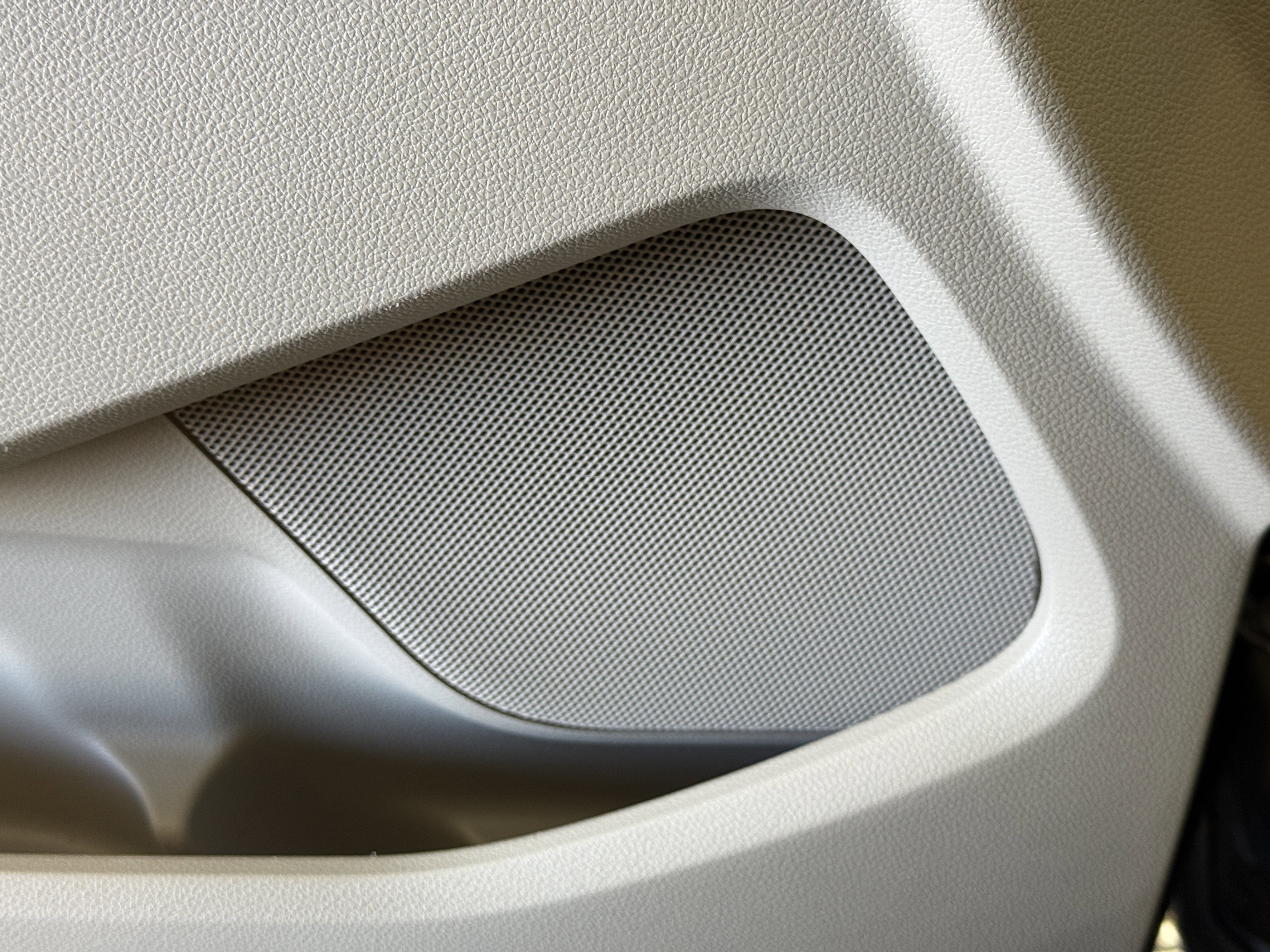 Certified 2019 Ford Explorer Limited w/ Ford Safe & Smart Package image 18