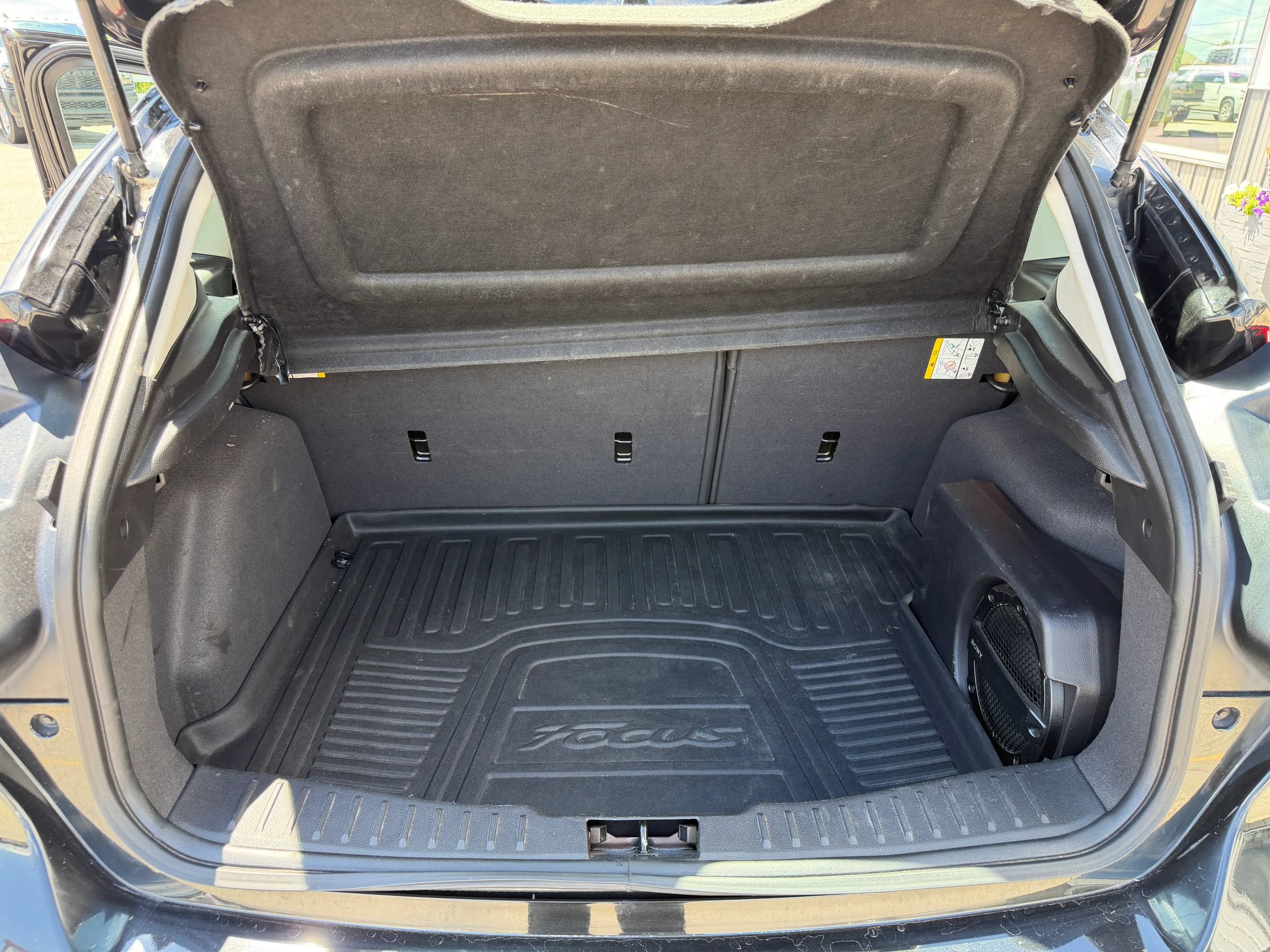 Used 2014 Ford Focus Titanium FWD image 23