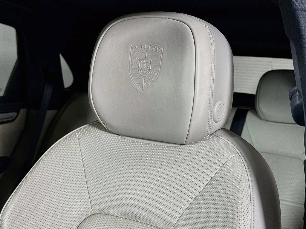 Certified 2023 Porsche Cayenne Platinum Edition AWD/4WD image 25