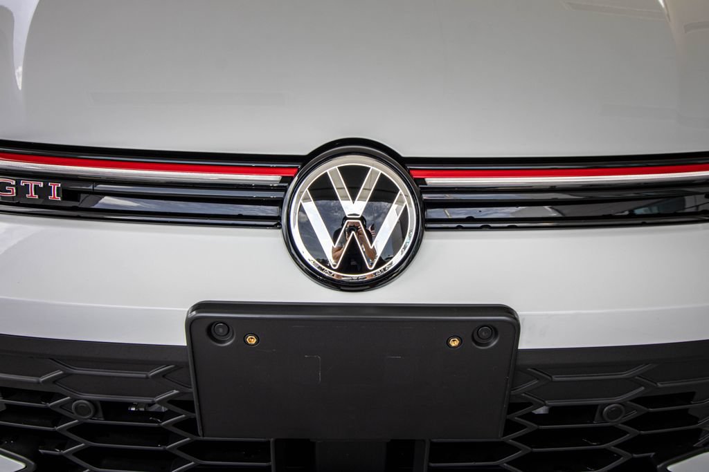 Used 2025 Volkswagen GTI SE FWD image 8