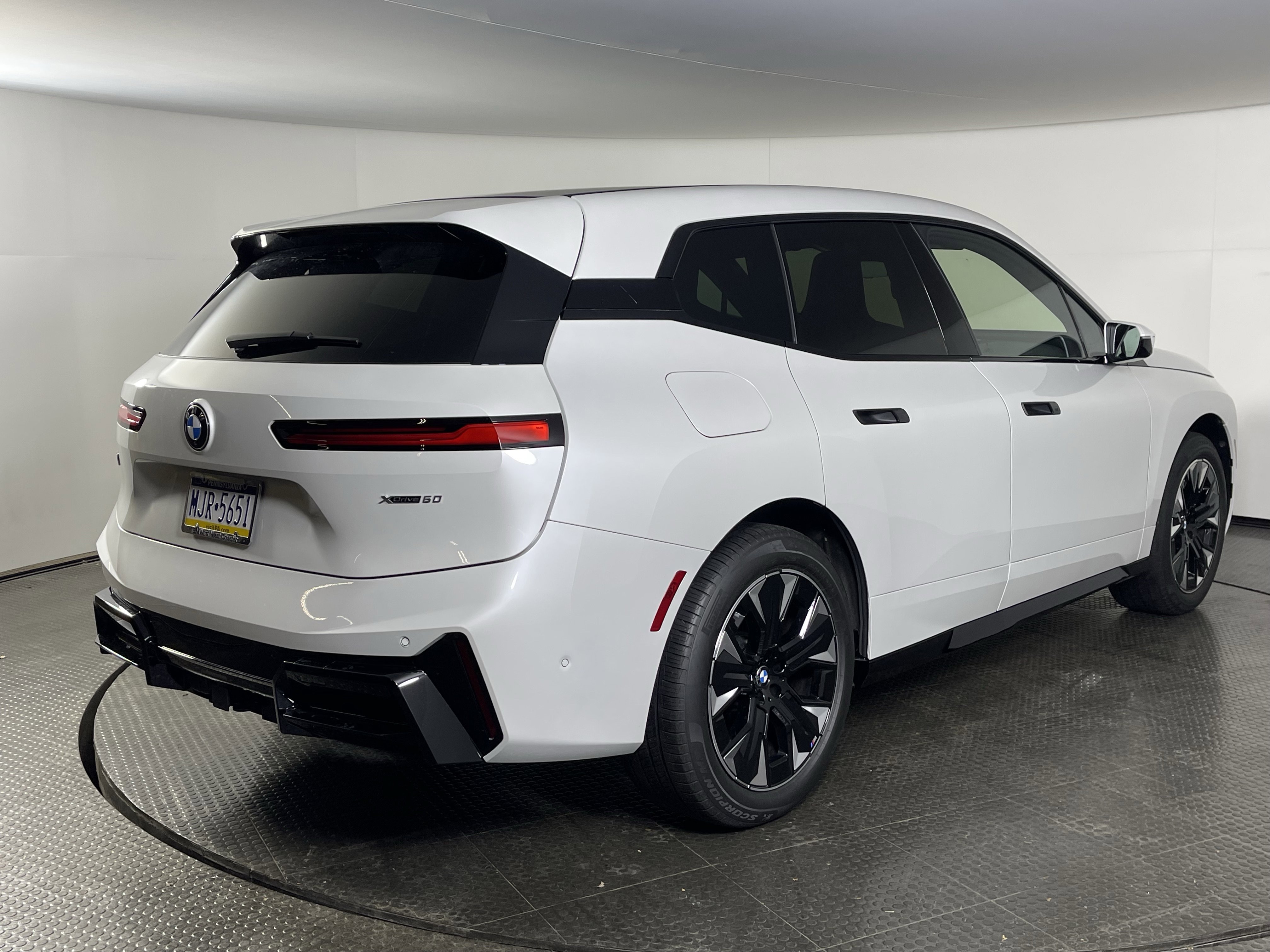 Used 2026 BMW iX xDrive60 w/ M Sport Package image 5