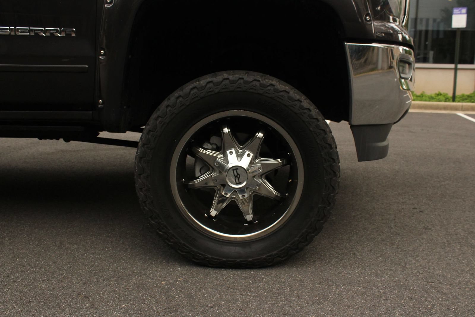 Used 2016 GMC Sierra 1500 SLE w/ SLE Value Package AWD/4WD image 4
