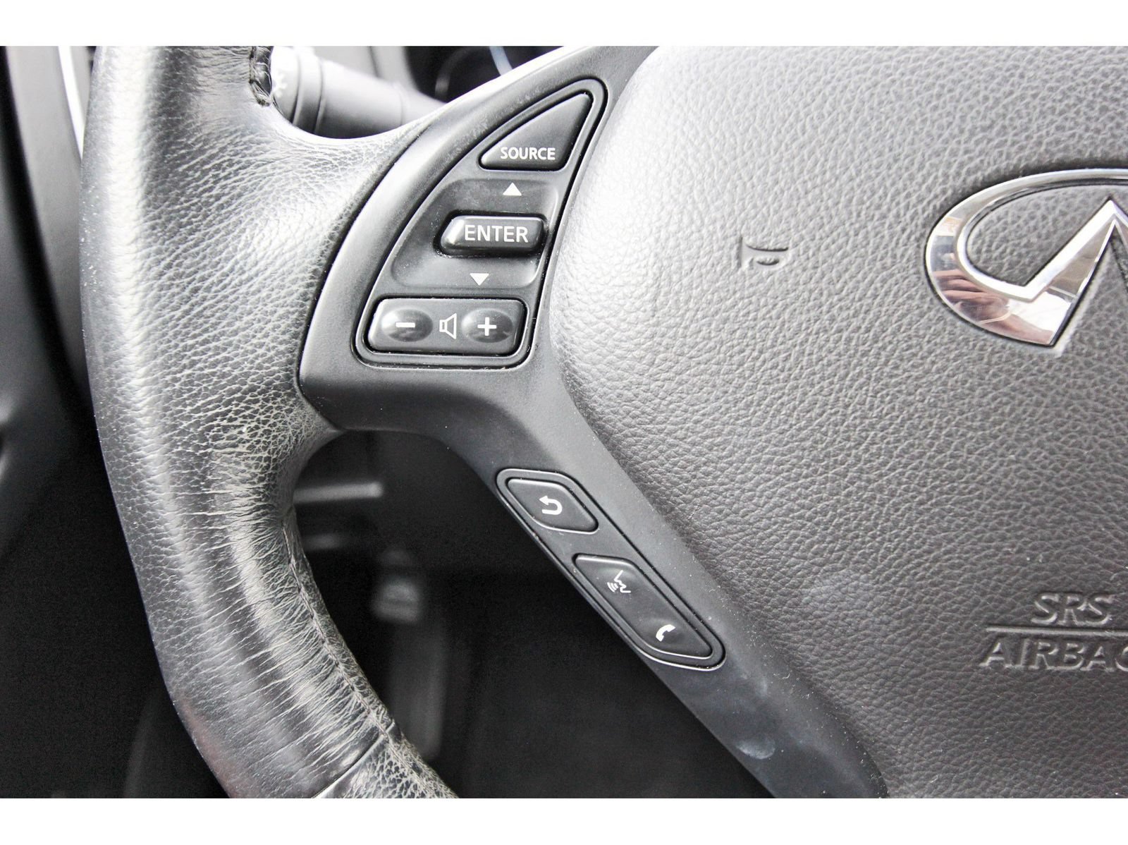 Used 2016 INFINITI QX50 AWD w/ Premium Plus Package image 17