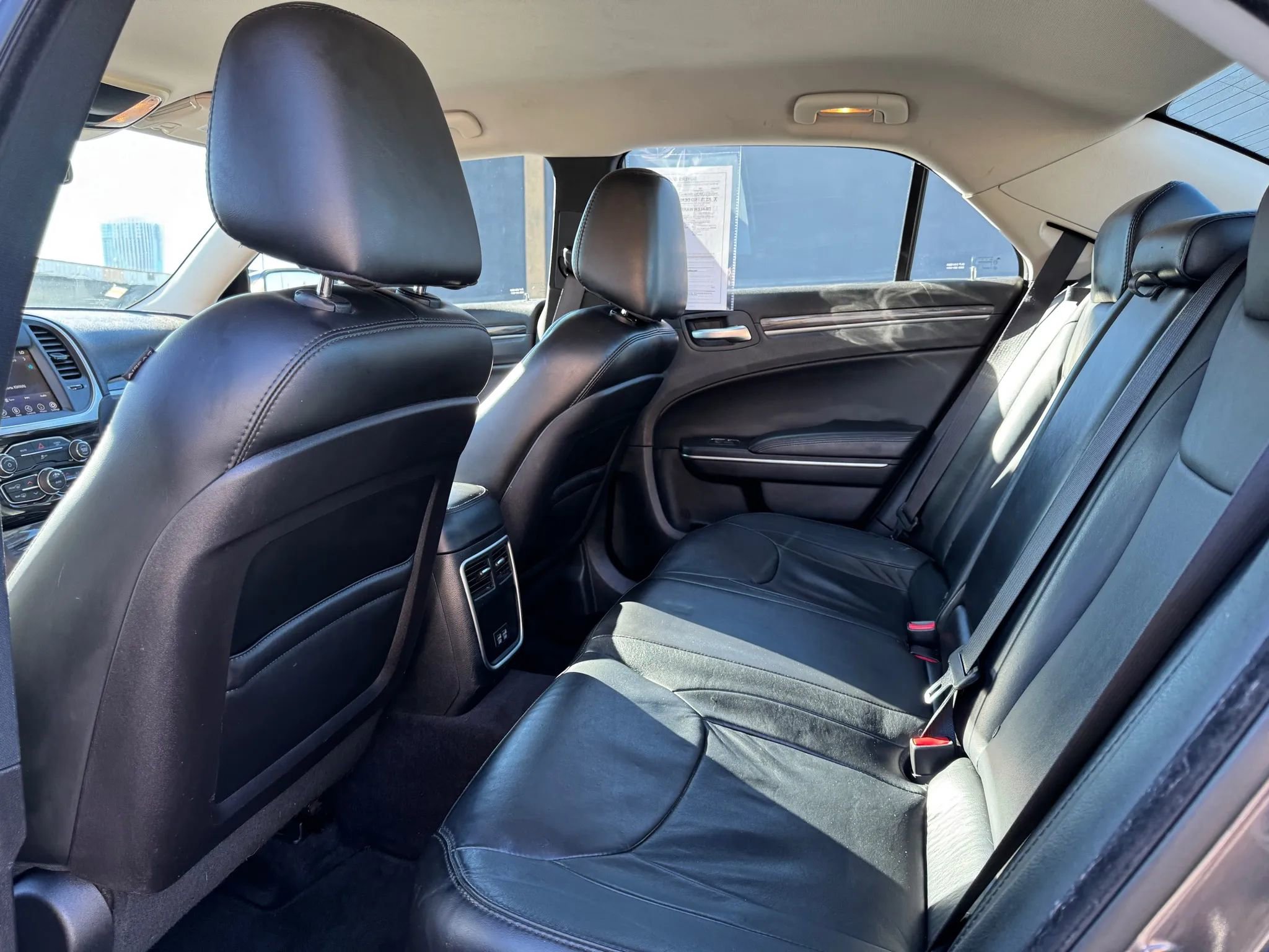 Used 2017 Chrysler 300 Limited image 14