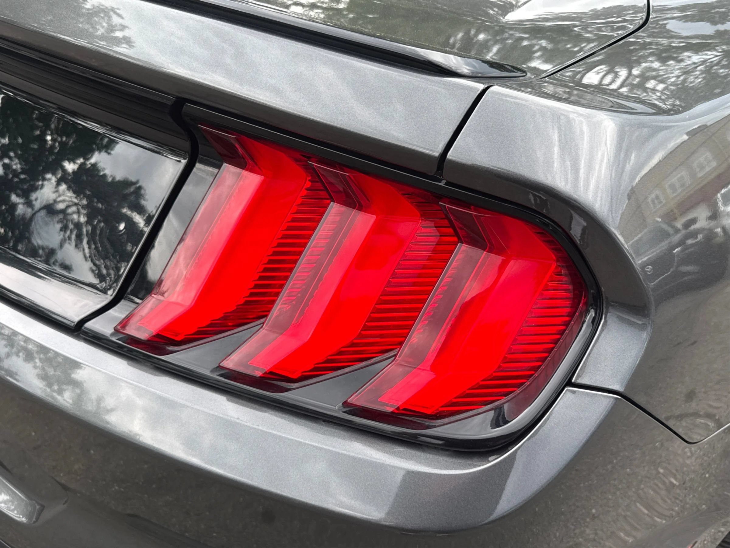 Used 2019 Ford Mustang Coupe w/ Black Accent Package RWD image 22