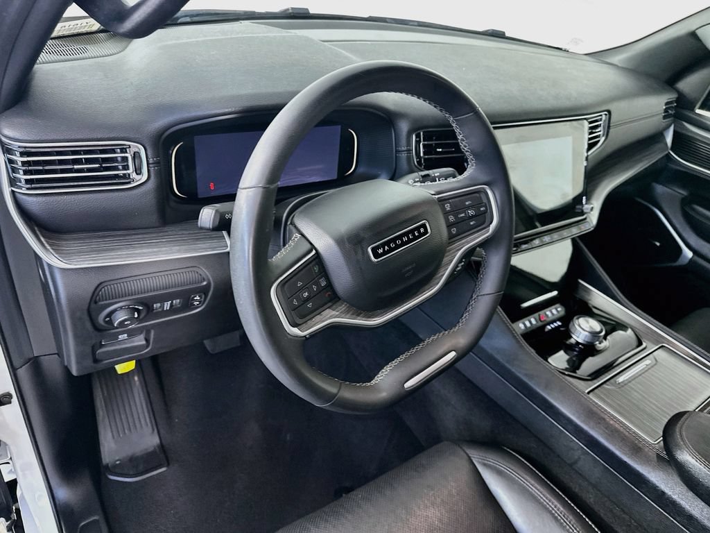Used 2024 Jeep Wagoneer L Series II w/ Flexible Seating Group RWD image 30
