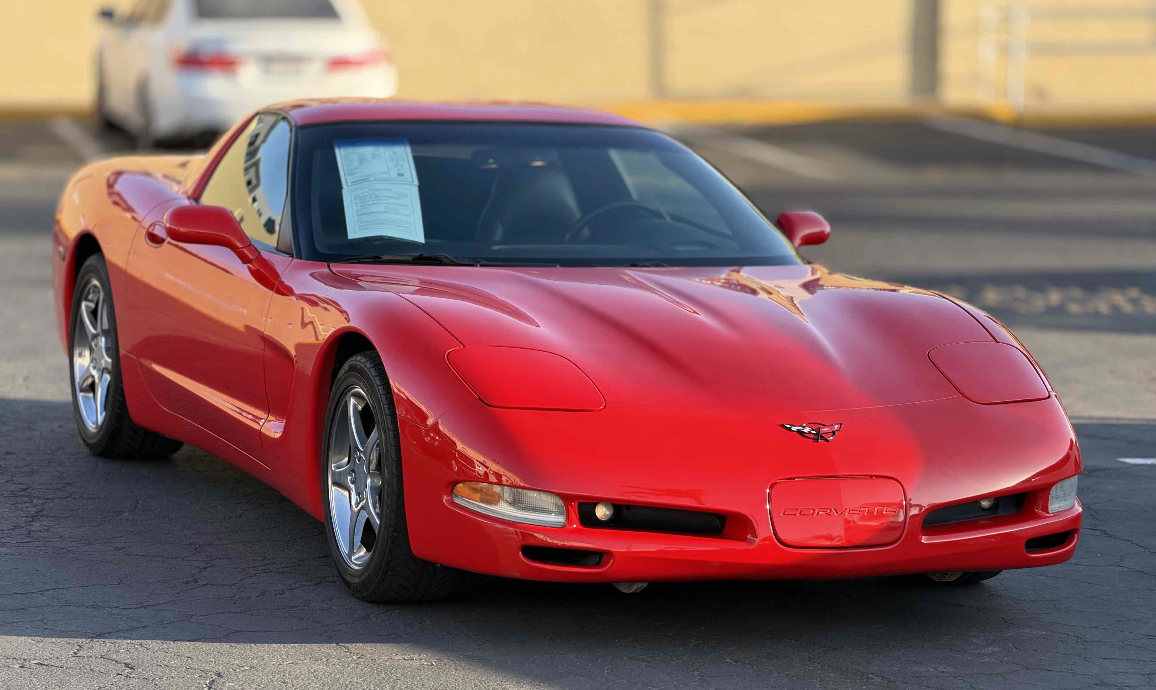 Used 2000 Chevrolet Corvette Coupe w/ Memory Pkg RWD image 4