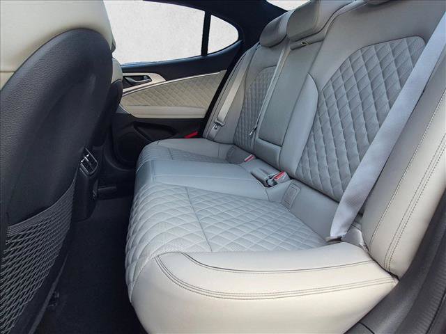 Used 2022 Genesis G70 3.3T RWD image 19