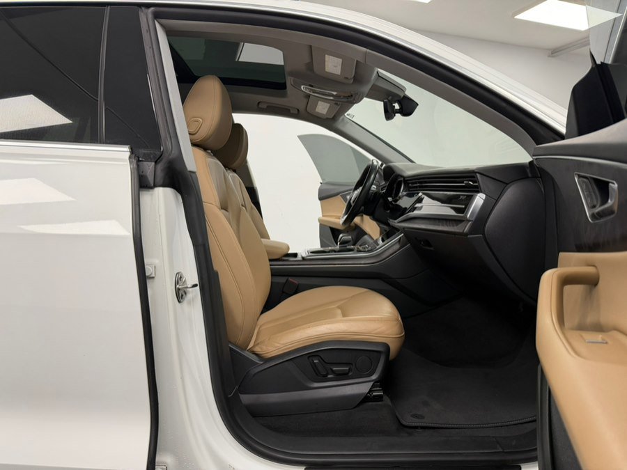 Used 2019 Audi Q8 Premium w/ Convenience Package image 32