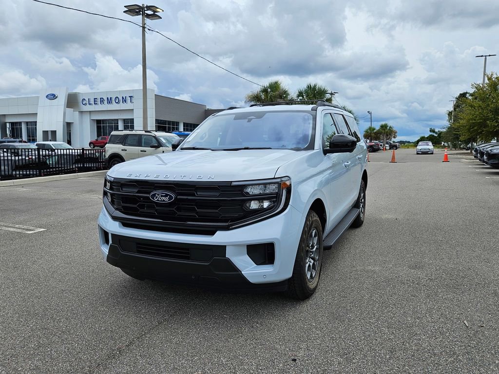 New 2025 Ford Expedition Active image 9