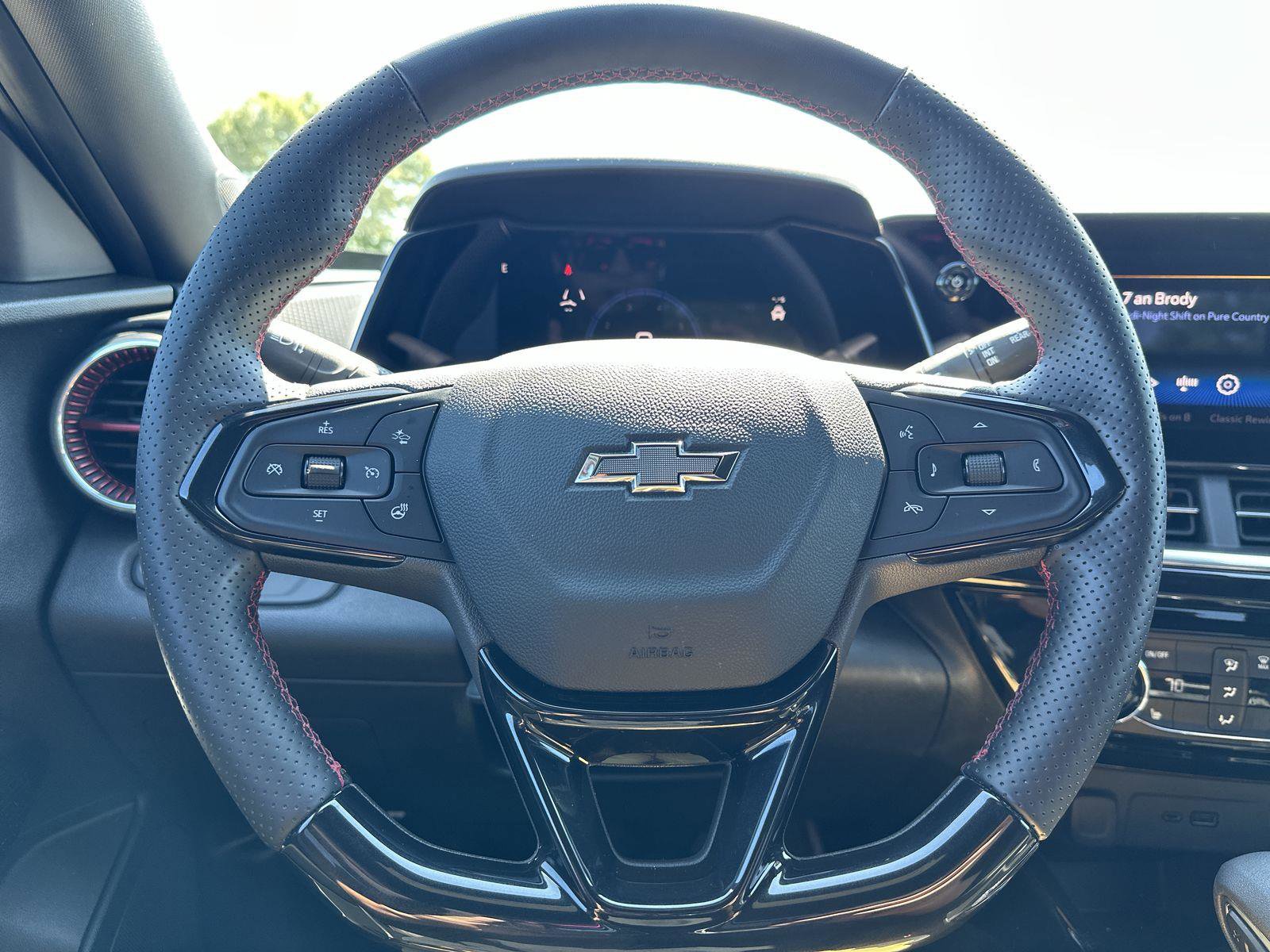 Used 2024 Chevrolet Trax RS w/ Driver Confidence Package image 13