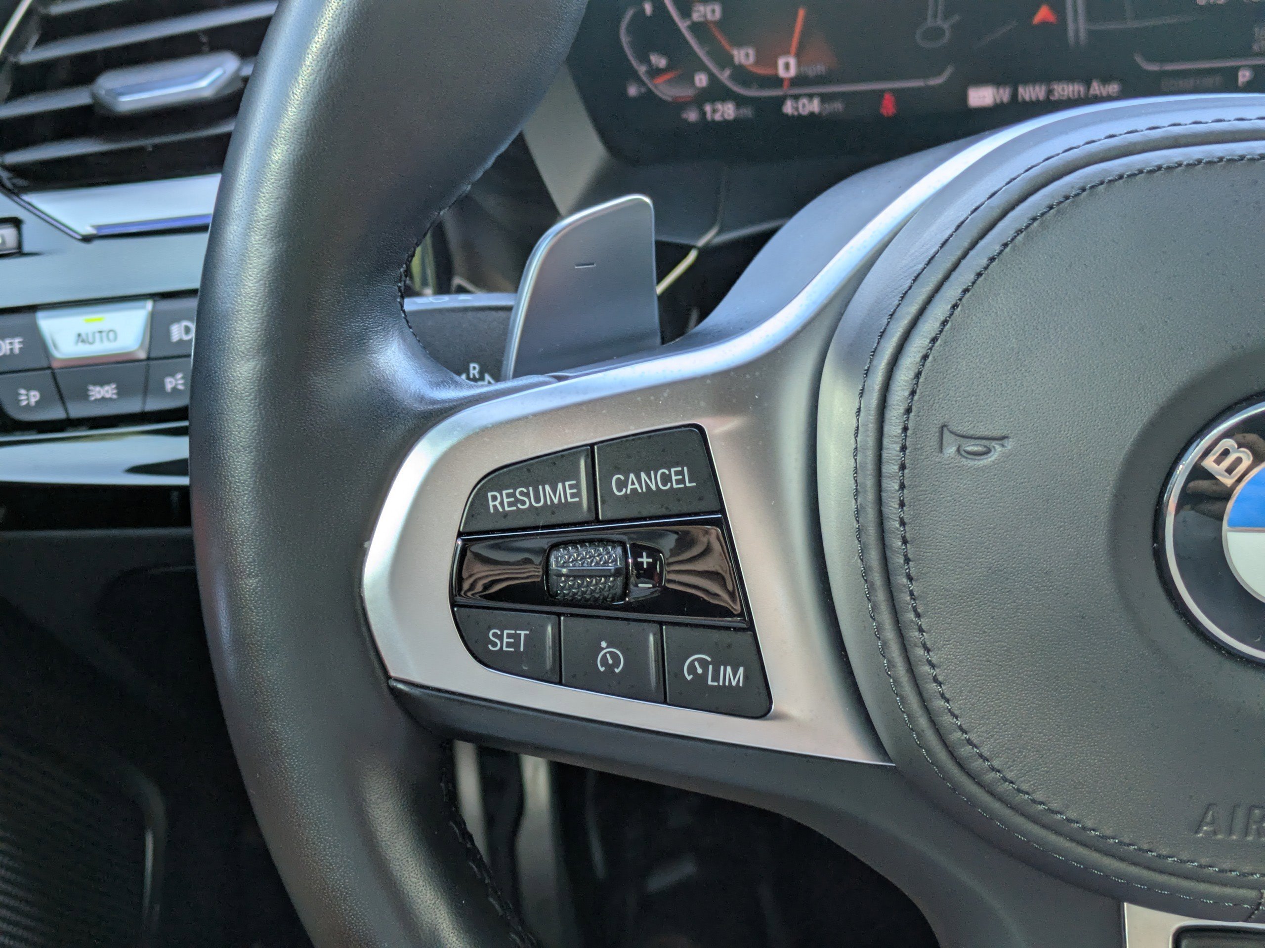 Used 2022 BMW Z4 M40i w/ Premium Package image 16