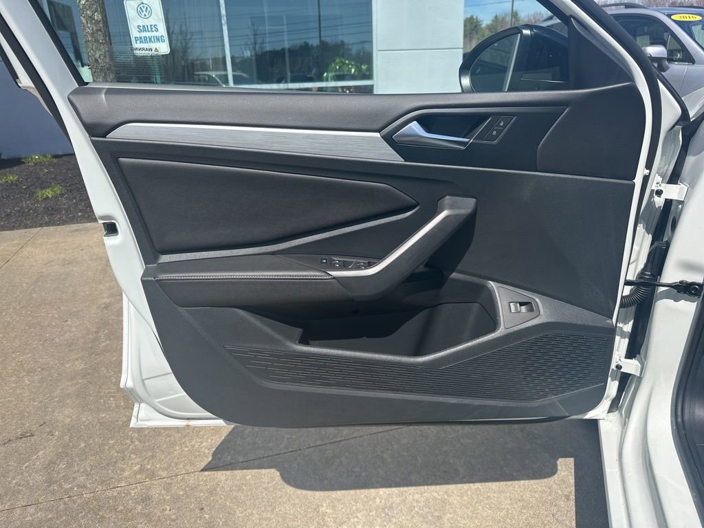 Used 2025 Volkswagen Jetta Sport FWD image 14