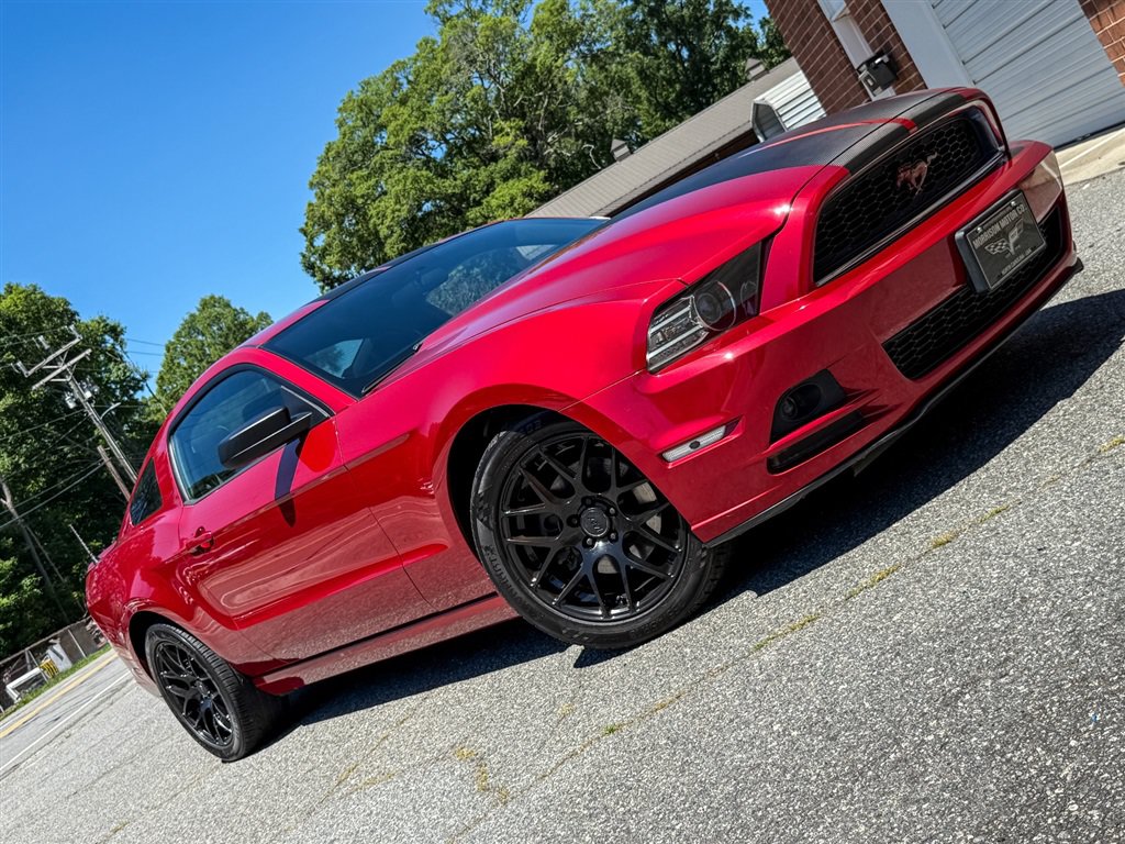 Used 2013 Ford Mustang Coupe RWD image 27