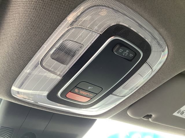 Used 2023 Hyundai Elantra SEL w/ Convenience Package image 20