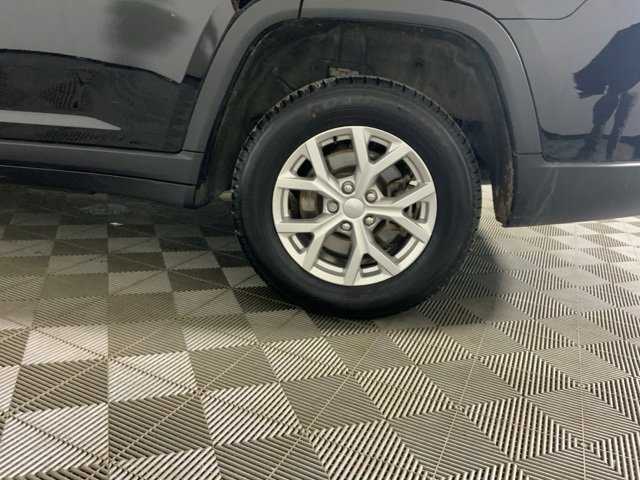 Used 2023 Jeep Grand Cherokee L Limited w/ Luxury Tech Group II image 34