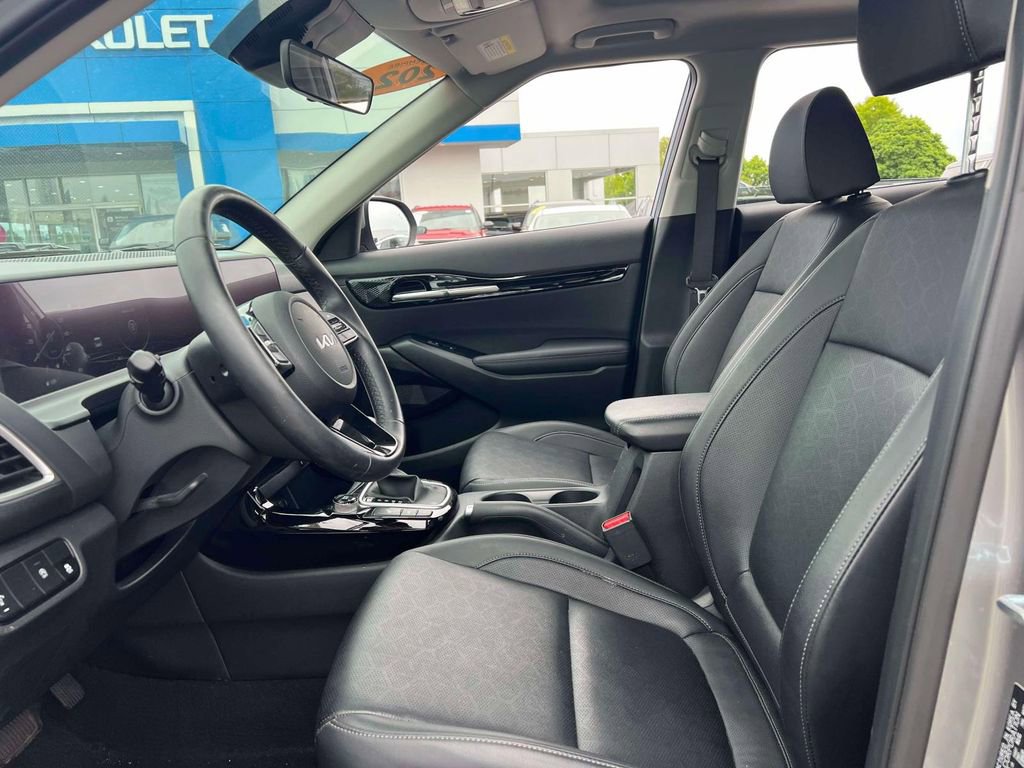 Used 2024 Kia Seltos EX AWD/4WD image 17
