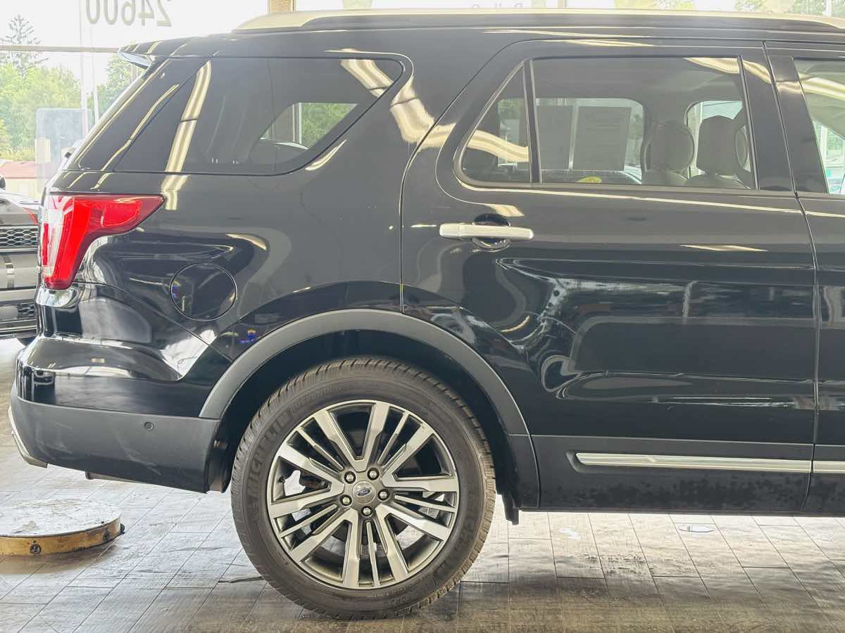 Used 2017 Ford Explorer Platinum AWD/4WD image 6