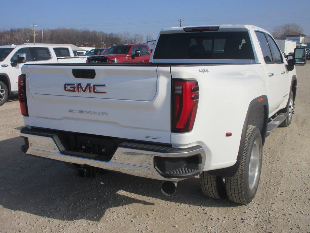 New 2026 GMC Sierra 3500 SLT w/ SLT Premium Package AWD/4WD image 4