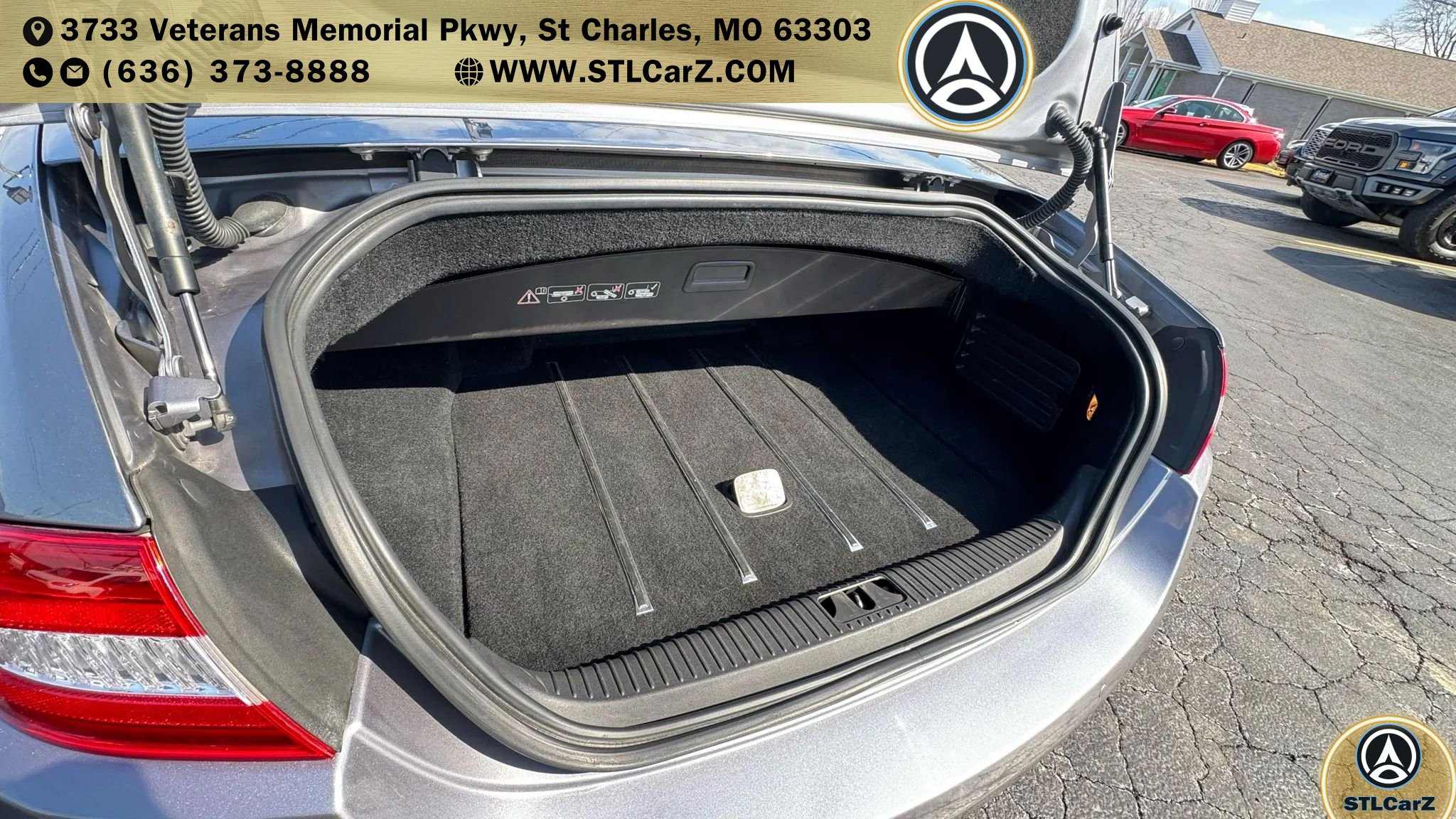 Used 2010 Jaguar XKR Convertible image 22