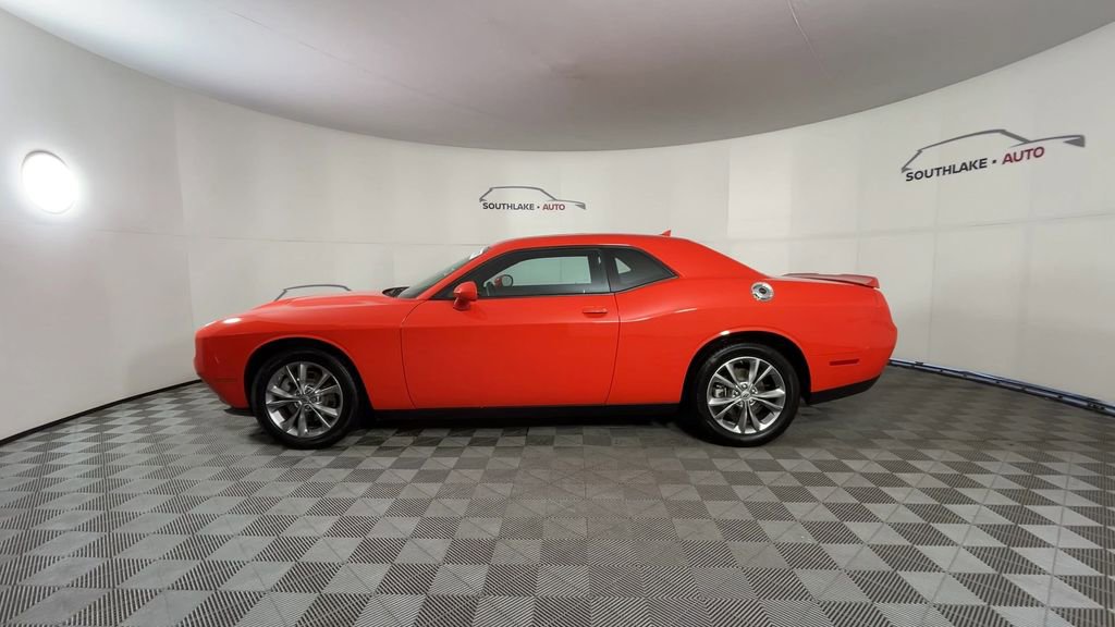 Used 2023 Dodge Challenger SXT image 5