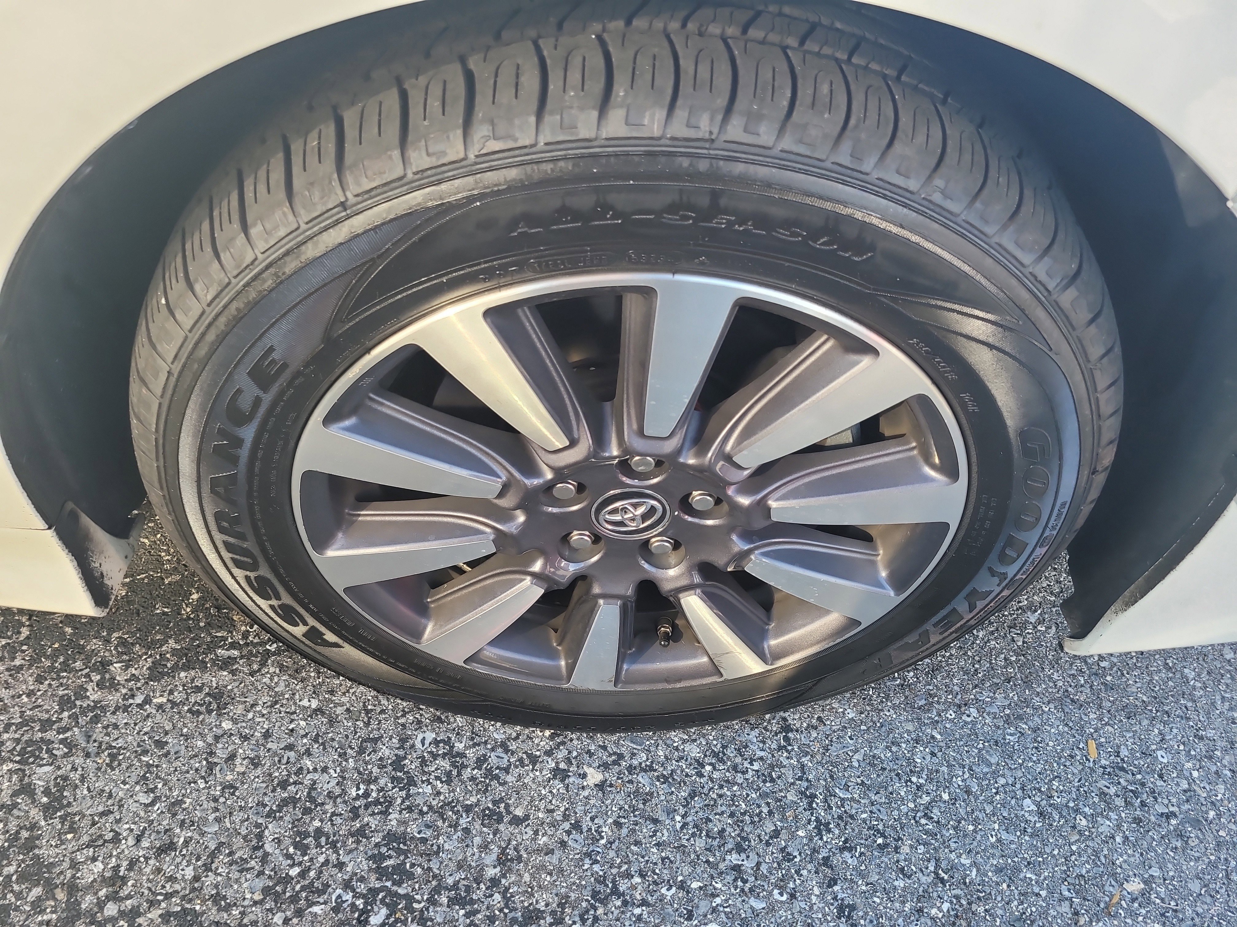 Used 2019 Toyota Sienna Limited Premium FWD image 9