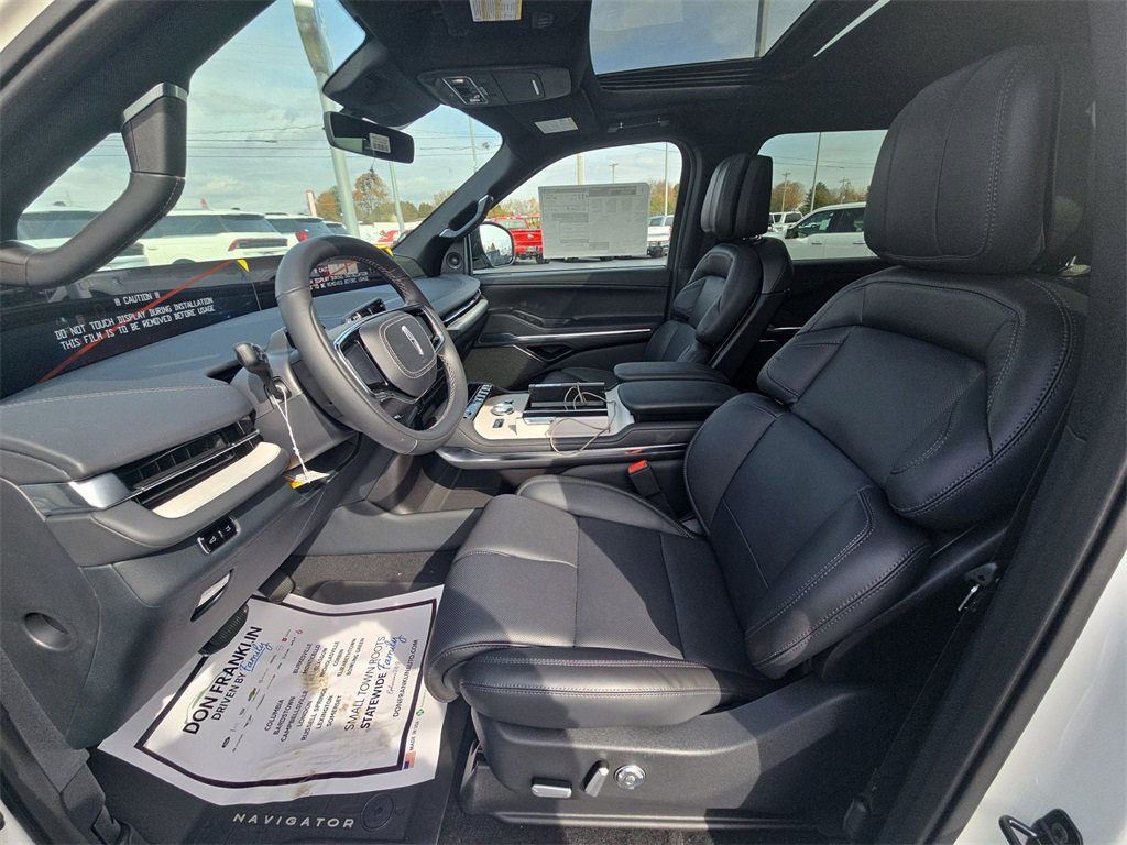 New 2025 Lincoln Navigator L Reserve w/ Jet Appearance Package image 14