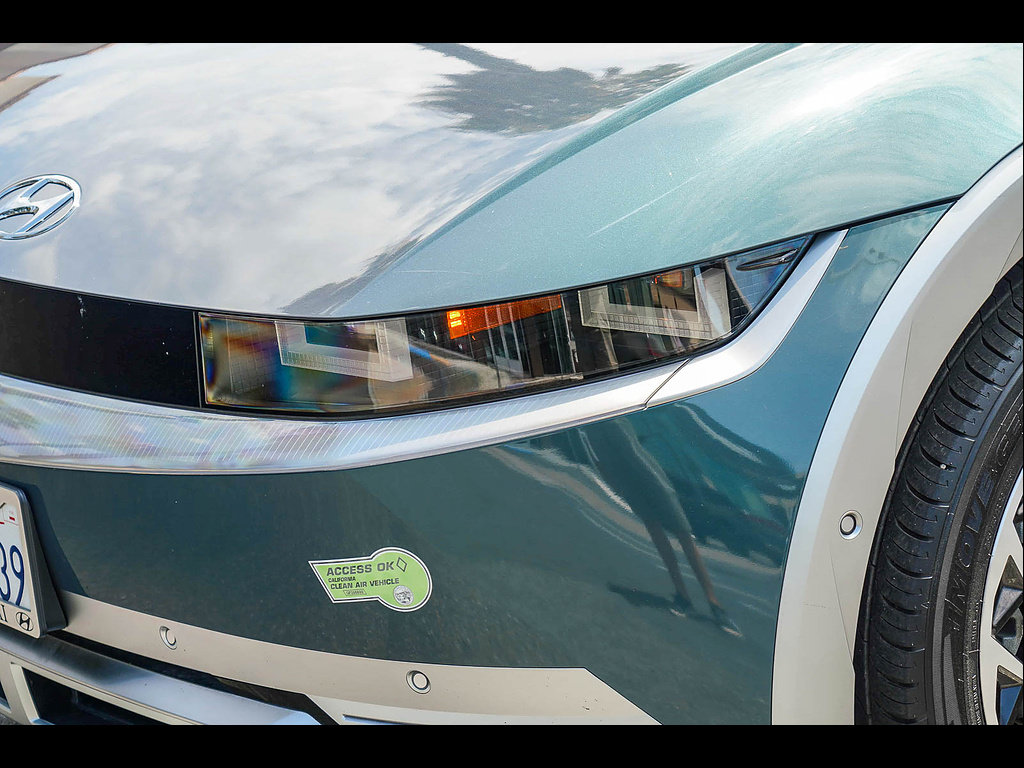 Certified 2023 Hyundai Ioniq 5 Limited AWD/4WD image 9