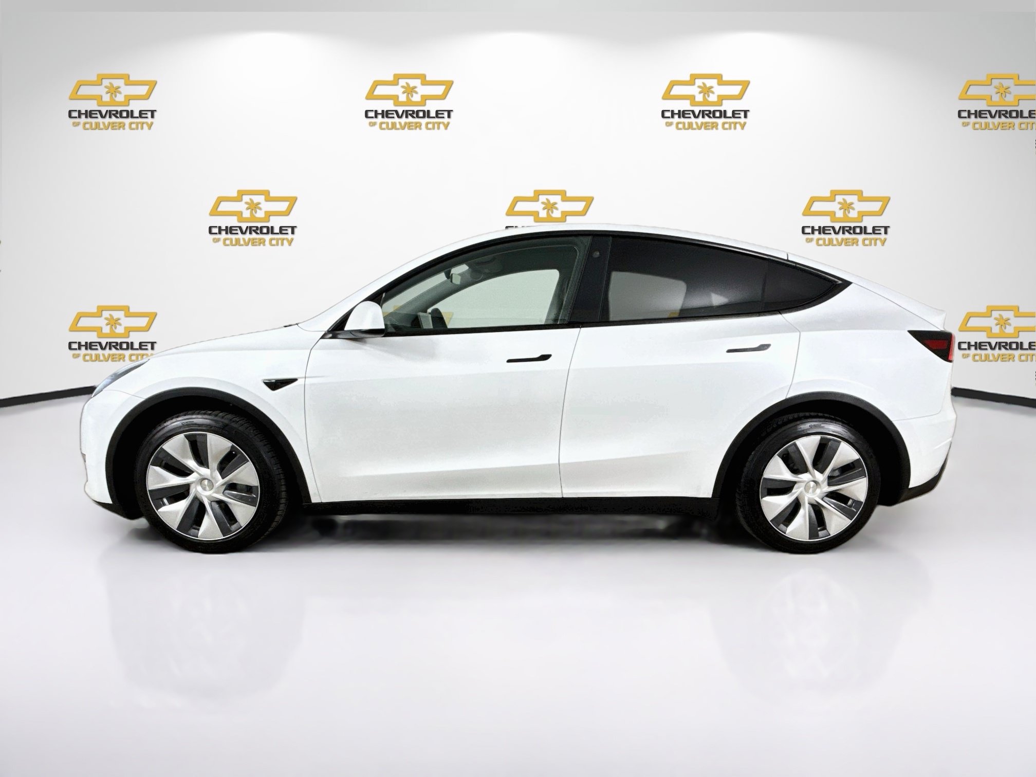 Used 2023 Tesla Model Y Long Range AWD/4WD image 5