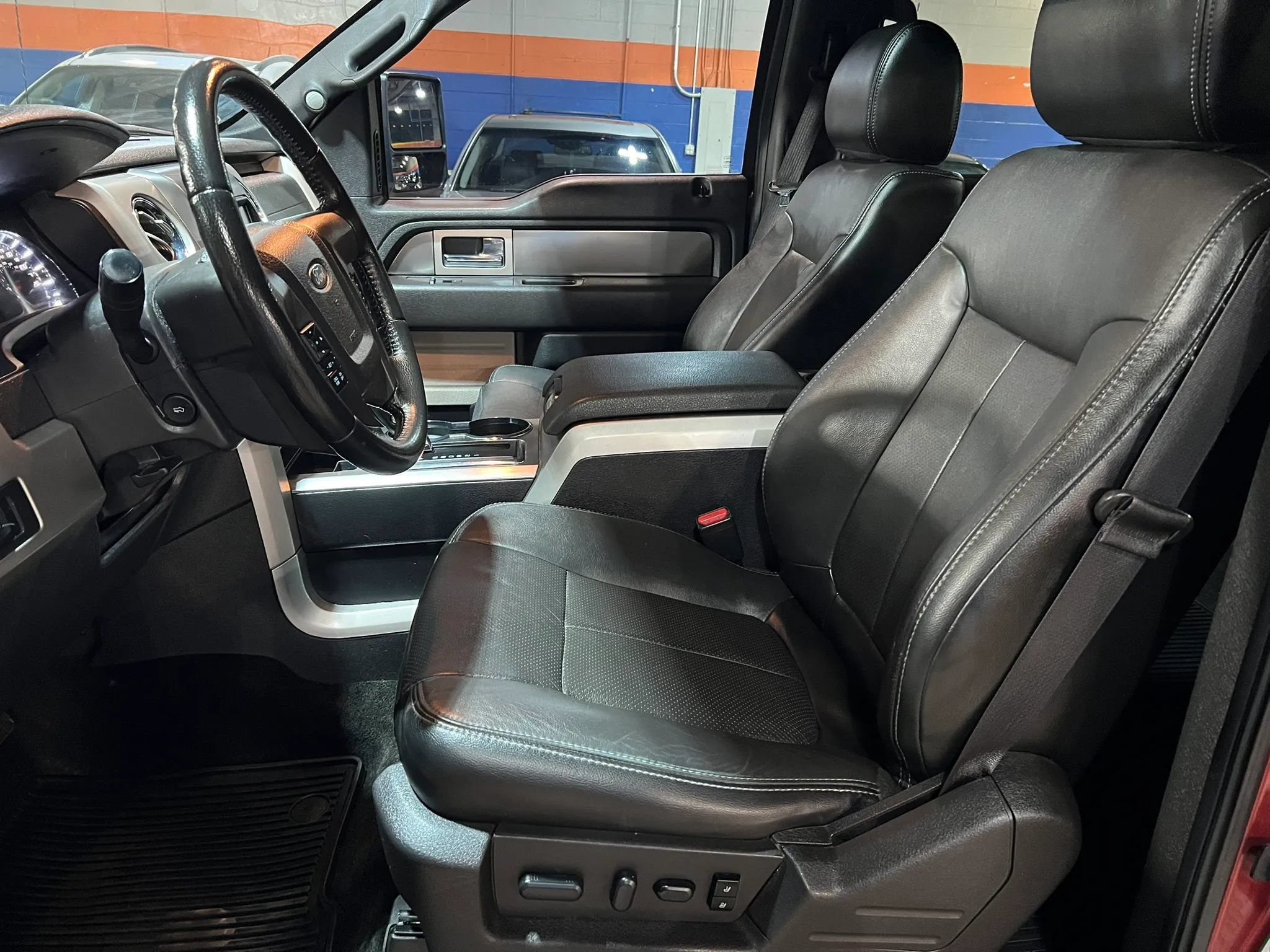 Used 2014 Ford F150 FX4 w/ Equipment Group 402A Luxury AWD/4WD image 11