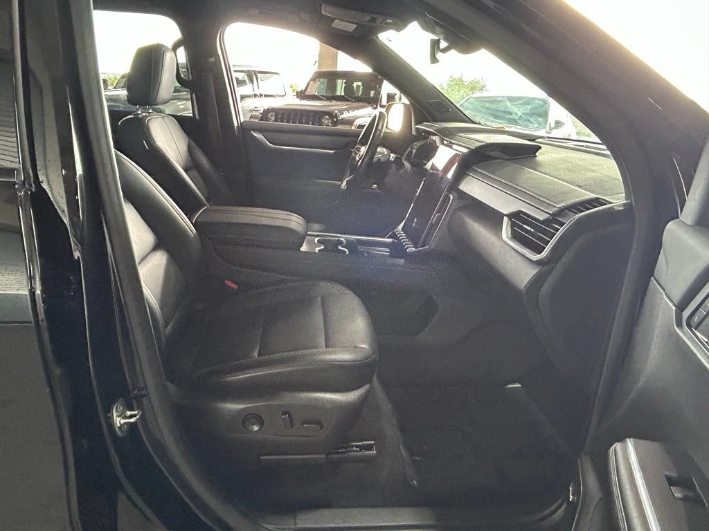 Used 2024 GMC Acadia Elevation w/ Black Edition FWD image 39