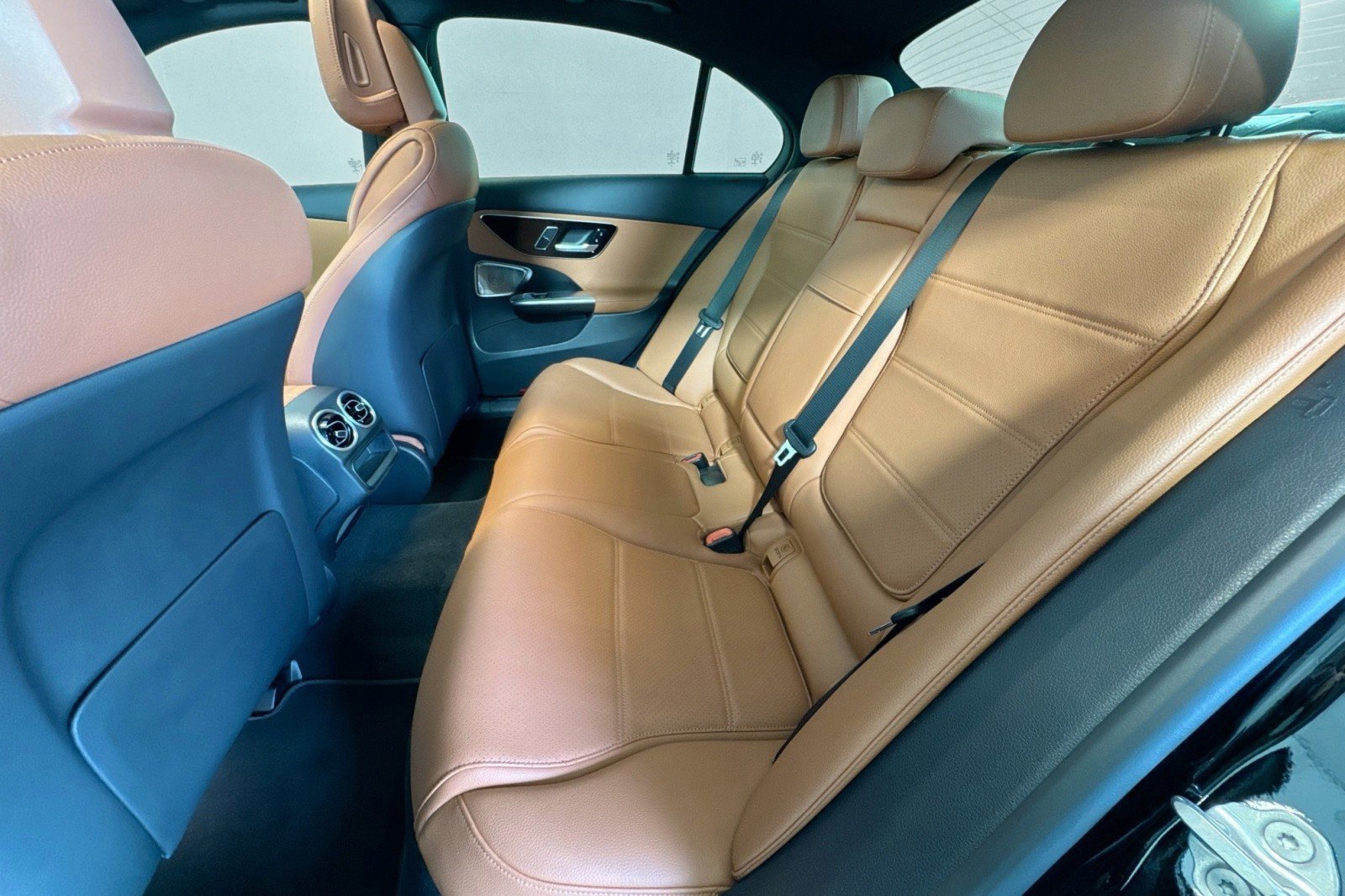 Used 2022 Mercedes-Benz C 300 Sedan image 23