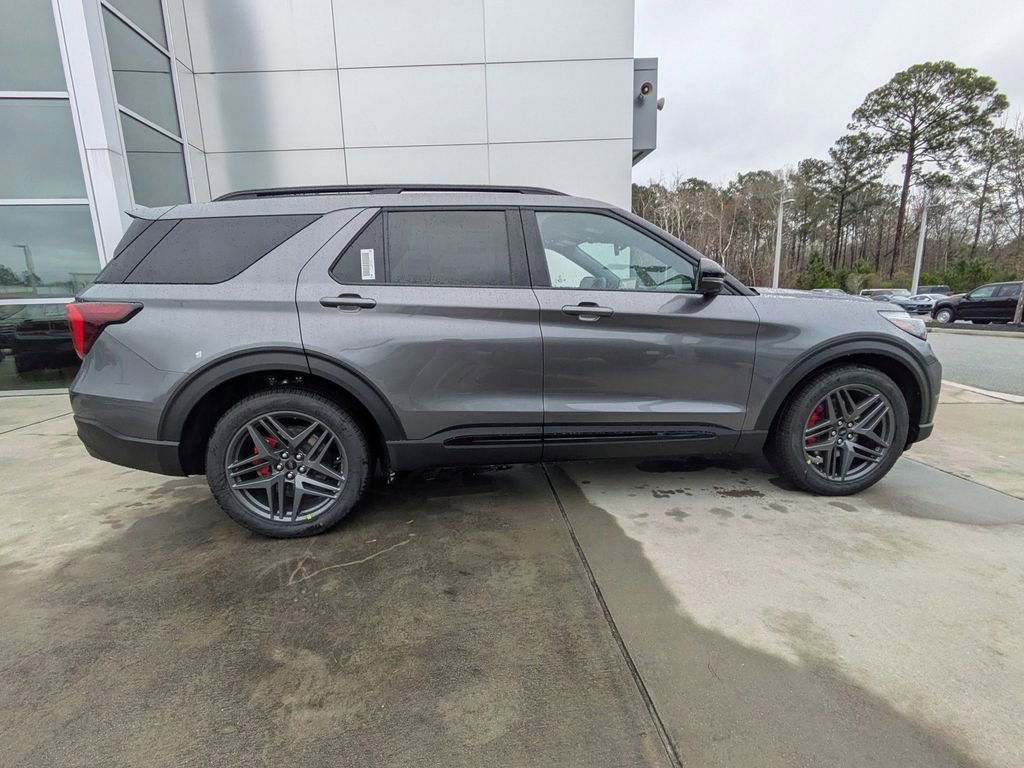 New 2026 Ford Explorer ST image 3