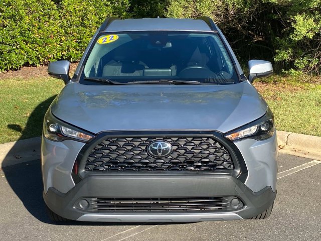 Used 2022 Toyota Corolla Cross LE FWD image 2