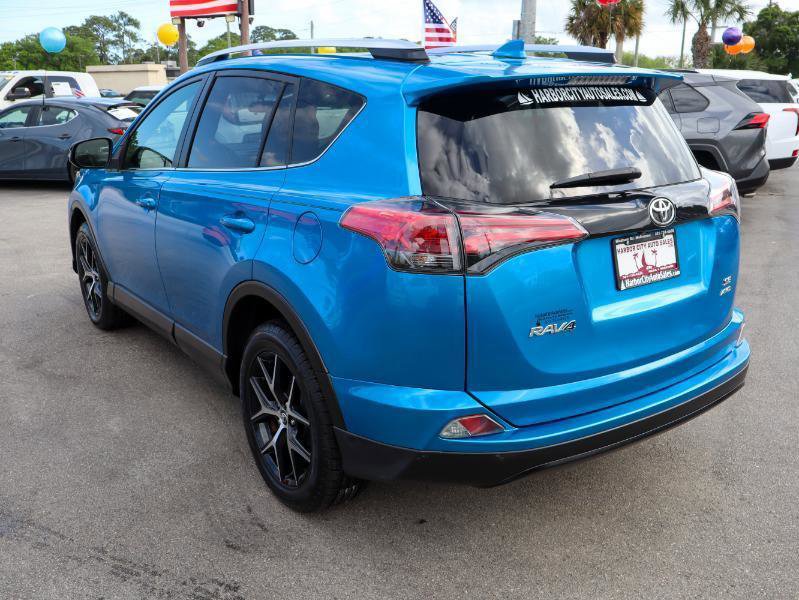 Used 2016 Toyota RAV4 SE image 3