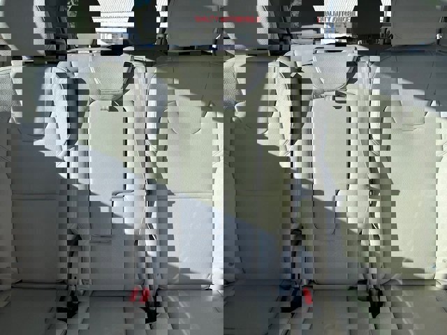 Used 2016 Volvo XC90 T6 Momentum w/ Momentum Plus Package image 7