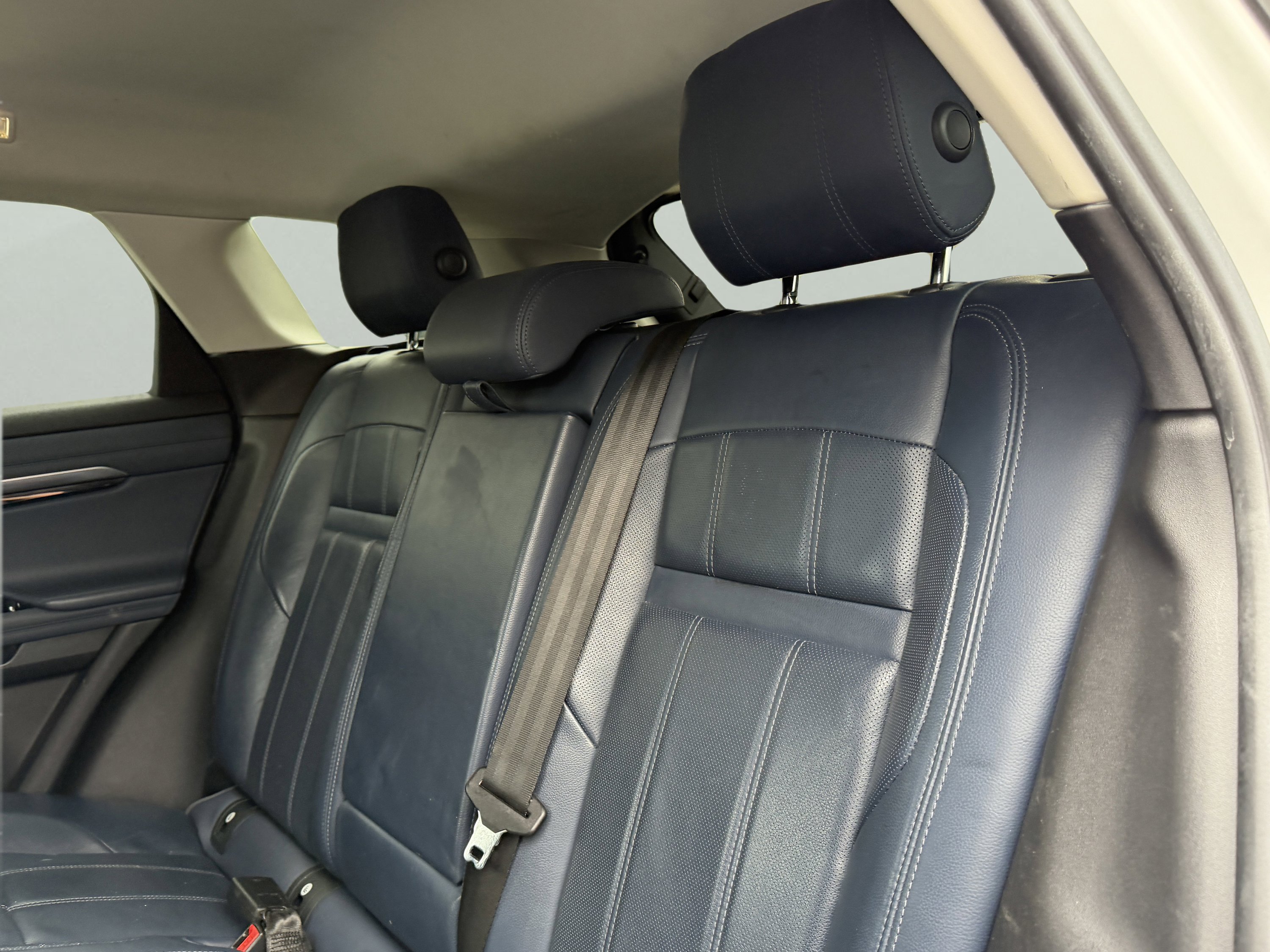 Used 2020 Land Rover Range Rover Evoque S image 38