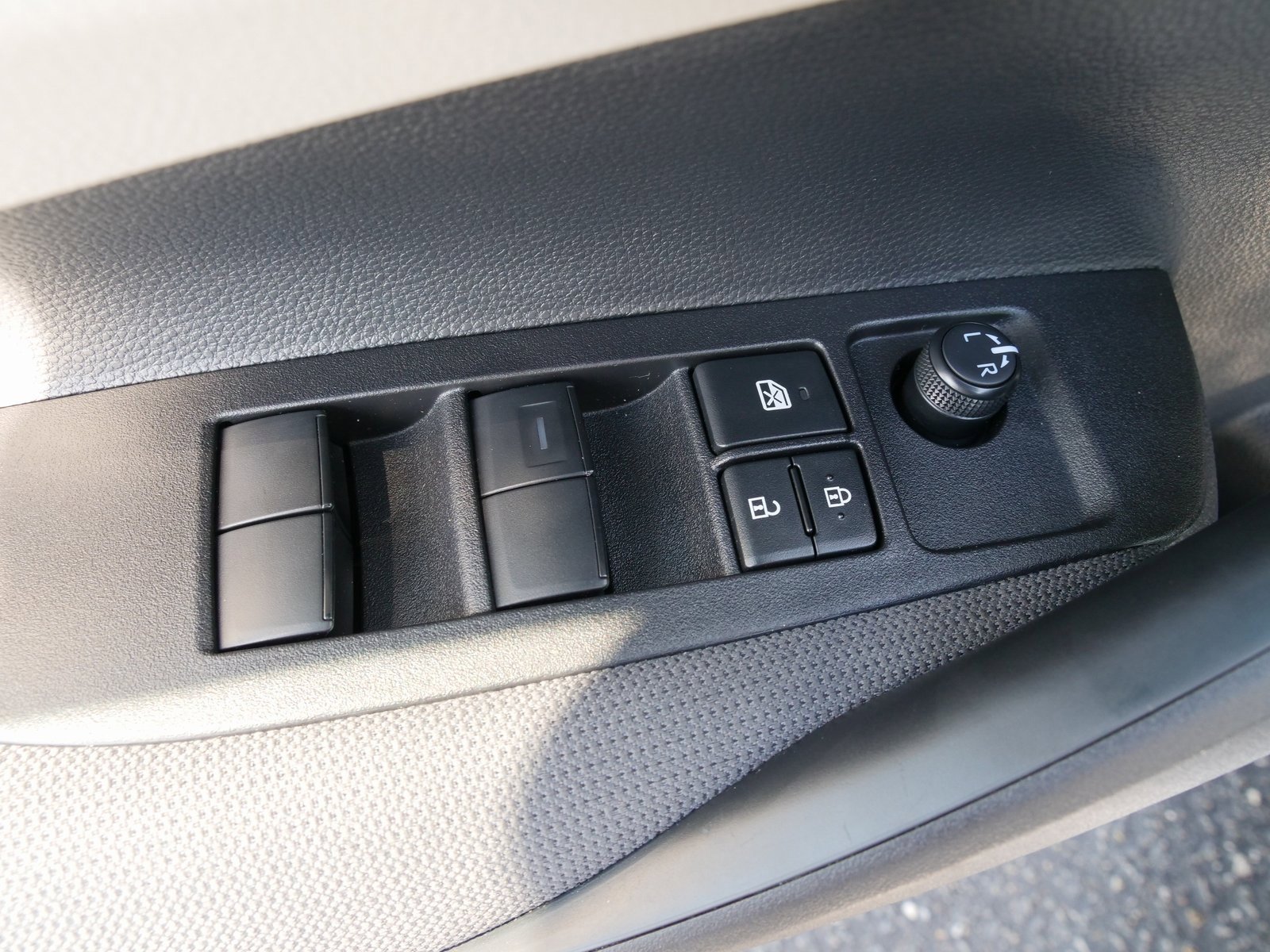 Used 2025 Toyota Corolla LE image 18