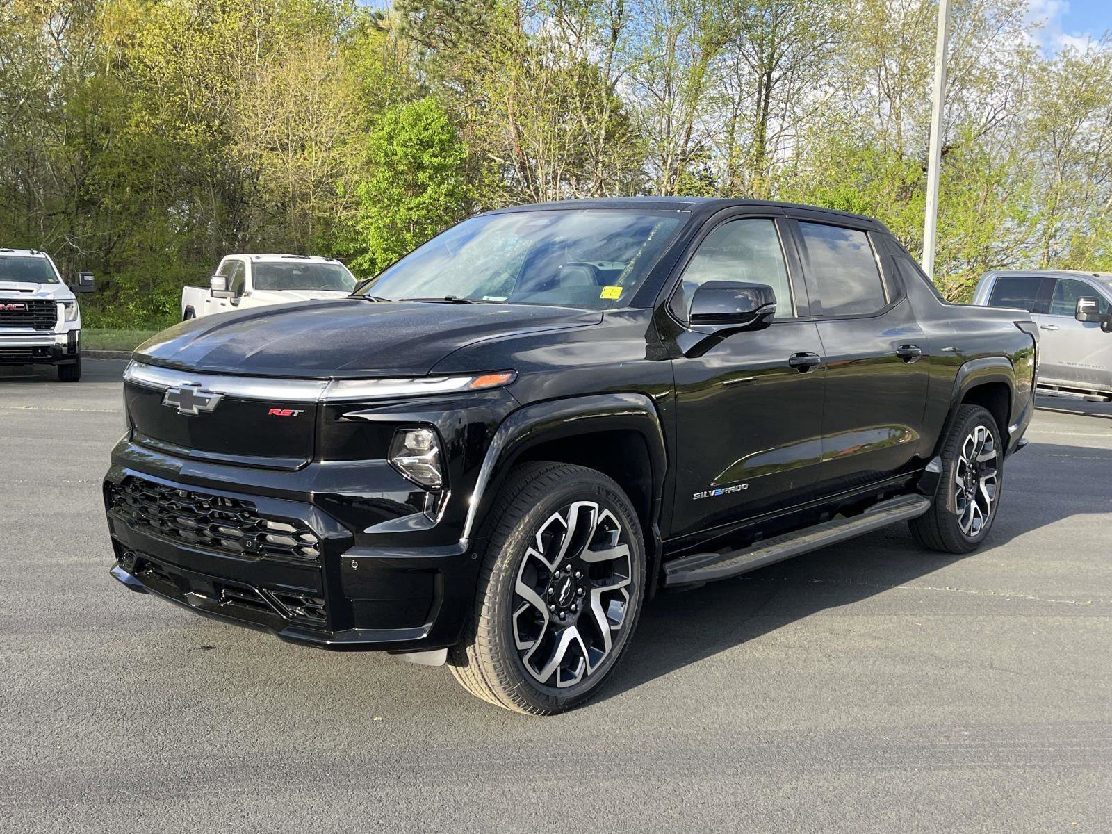 New 2025 Chevrolet Silverado EV RST image 5