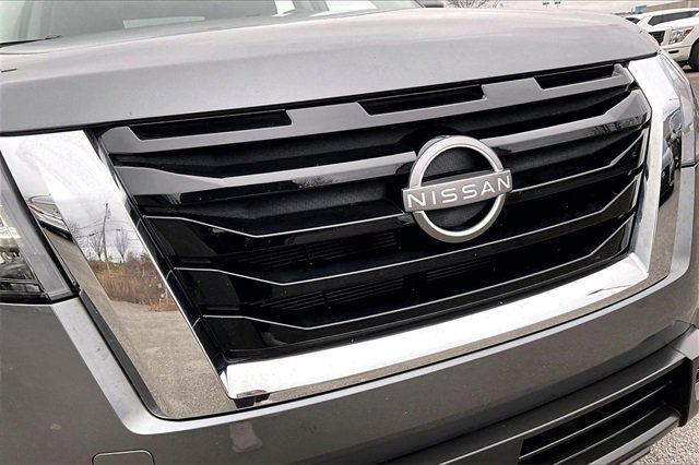Certified 2025 Nissan Pathfinder SV image 32