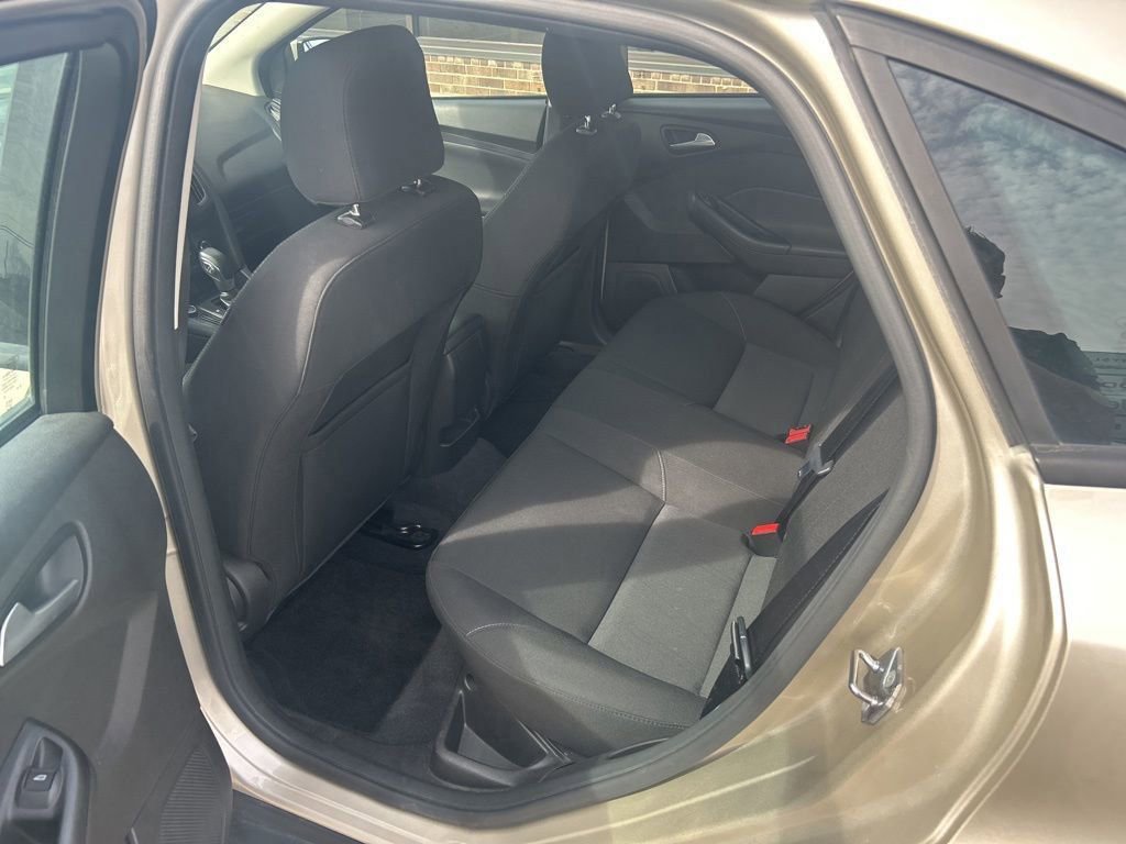 Used 2017 Ford Focus SE FWD image 7