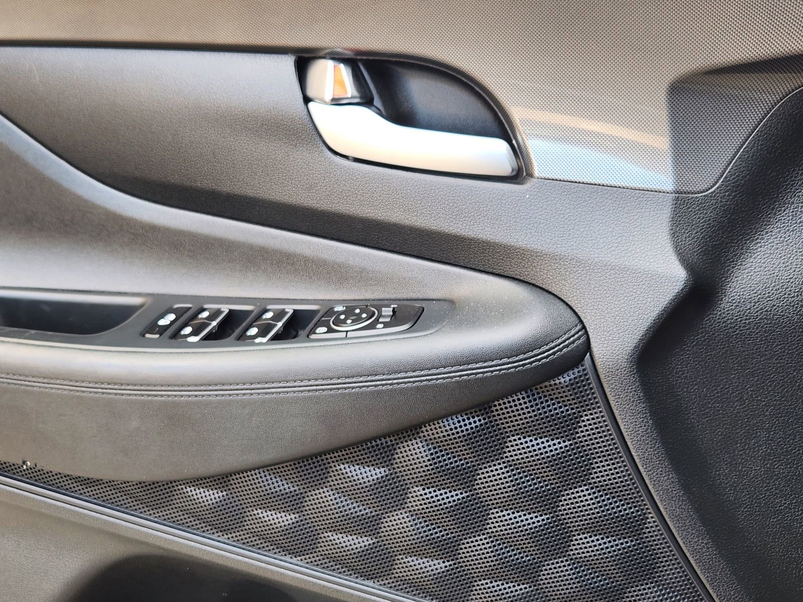 Used 2023 Hyundai Santa Fe SEL image 28