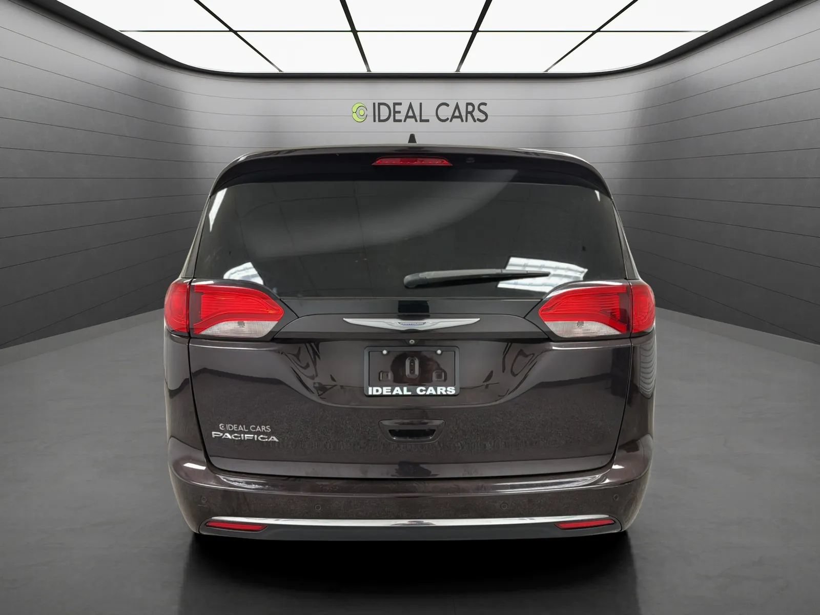 Used 2017 Chrysler Pacifica Touring-L FWD image 6