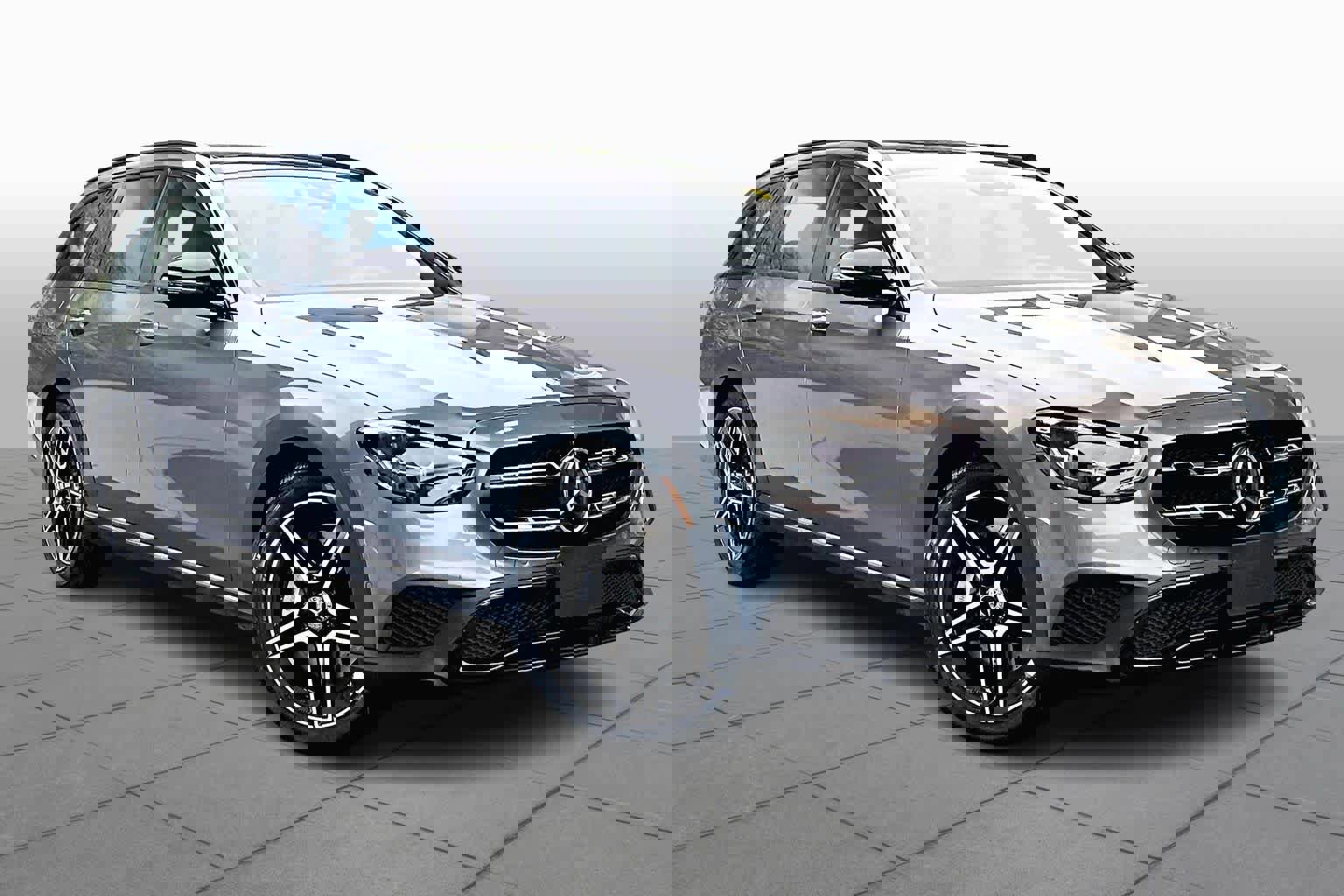 Used 2023 Mercedes-Benz E 450 4MATIC All-Terrain Wagon image 2