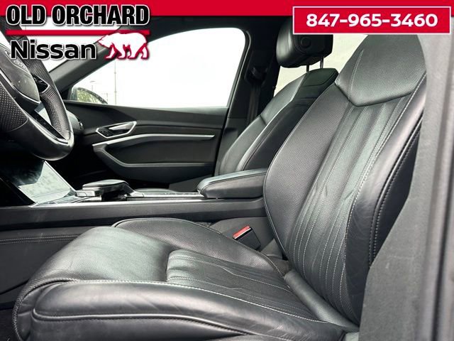 Used 2022 Audi e-tron S Premium Plus image 7