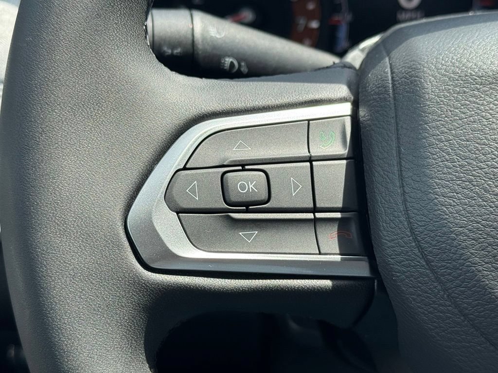 Used 2024 Jeep Compass Latitude AWD/4WD image 24