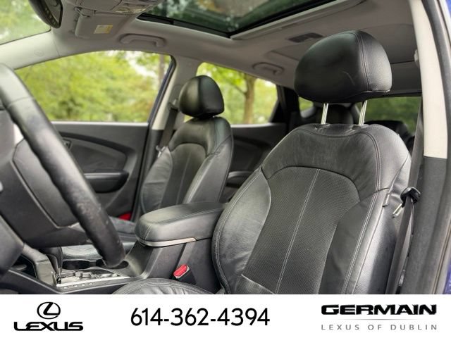 Used 2011 Hyundai Tucson Limited w/ Premium Pkg 3 AWD/4WD image 2