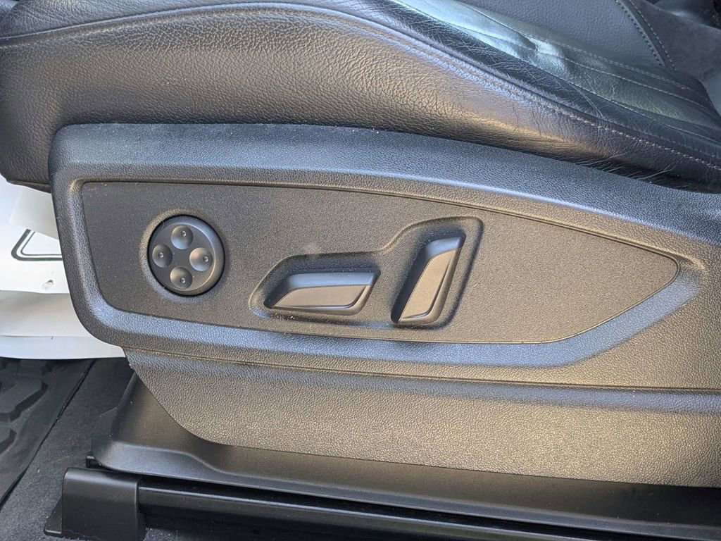 Used 2020 Audi Q5 2.0T Titanium Premium Plus AWD/4WD image 19