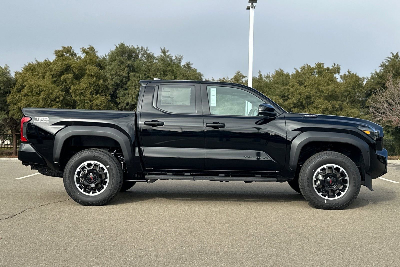 New 2025 Toyota Tacoma TRD Off-Road image 3